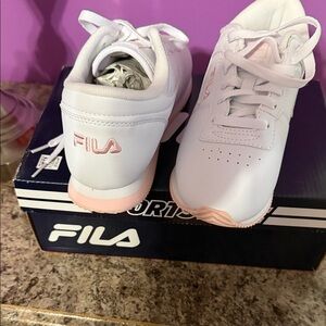 Fila Women's White and Pink Sneakers